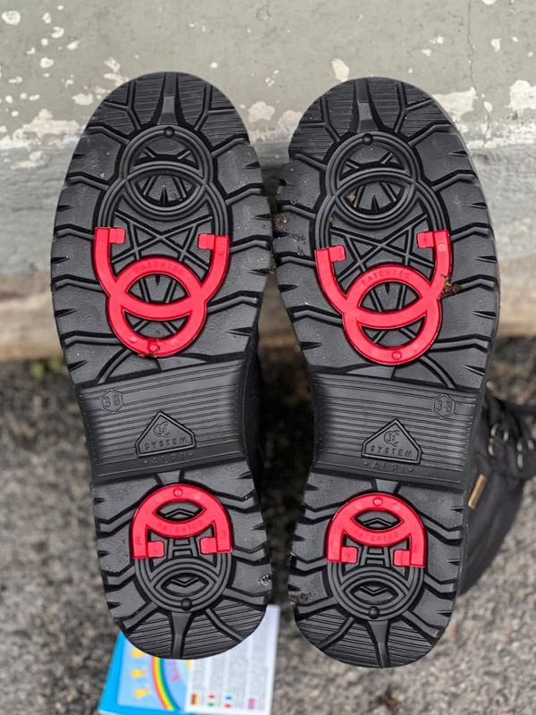 Icewalkers Livigno Vintersko - med vendbare pigger